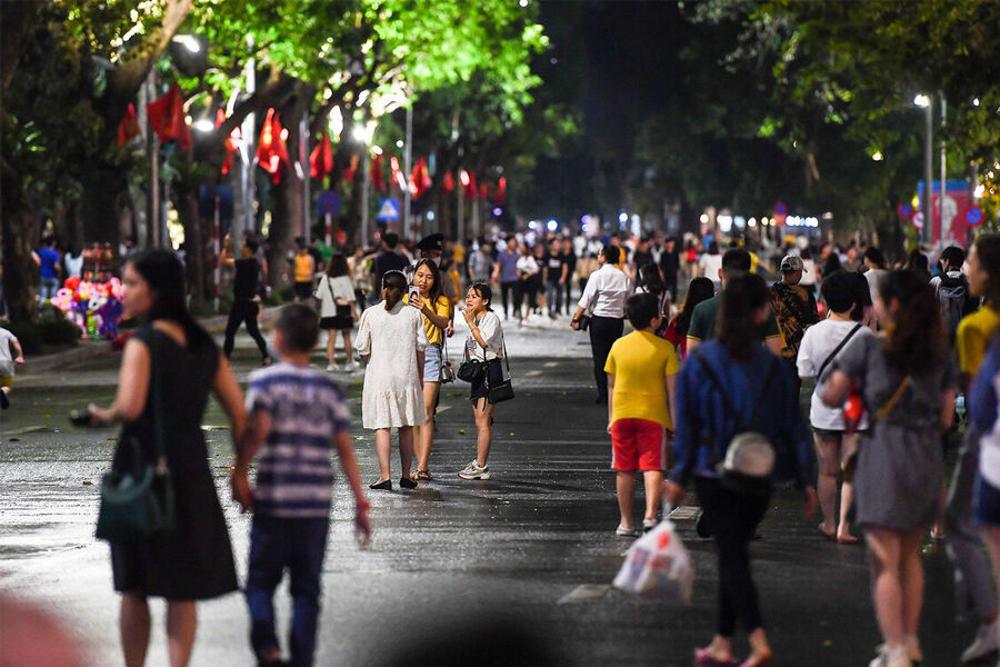 Capture the lively buzz of Hanoi’s Weekend Walking Street